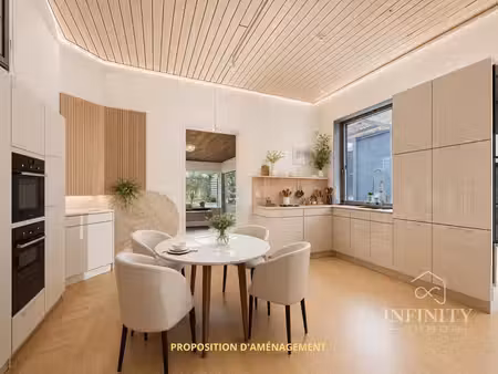 maison de 4 chambres avec un beau potentiel et grand jardin.