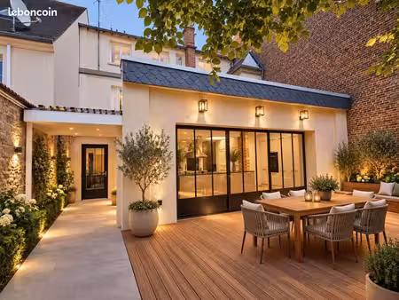 maison de ville 9 pièces 225 m²