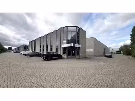 entrepôt avec espace de bureau à louer près de l'a12 à sche