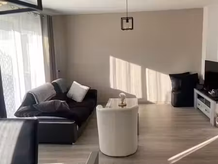 appartement meublé 3 pièces de 70m2 en basse ville