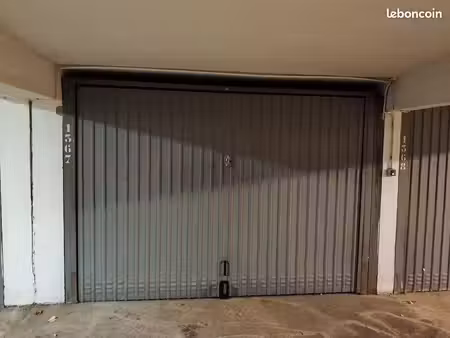 garage / box