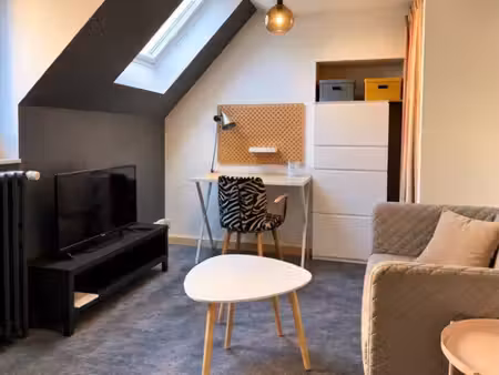 à louer – t1 bis meublé 32 m² – 600 tout compris – dole centre ville -