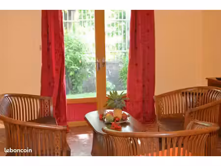 apt f4 meublé 100m²-st pierre- lg paradis -1100