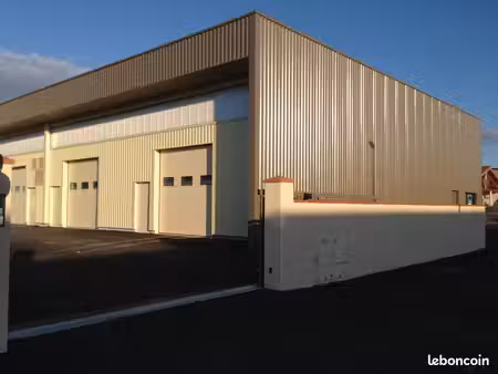 local d'activité / entrepôt 200 m² – merville 31330 – mezzanine – porte sectionnelle