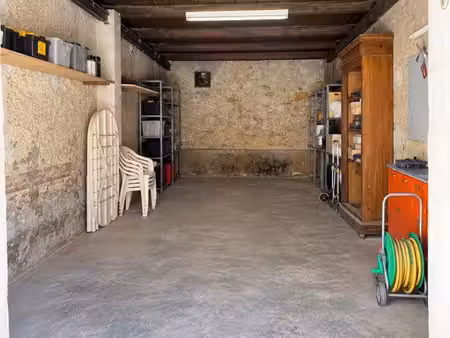 local stockage place prêcheur hyper centre