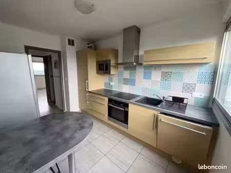 t4 meublé 87 m² – 3 chambres – balcon – parking – brest