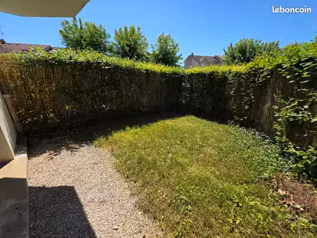 studio 1 pièce 26 m²
