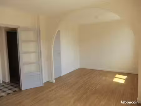 appartement t3 lumineux avec vue dégagée