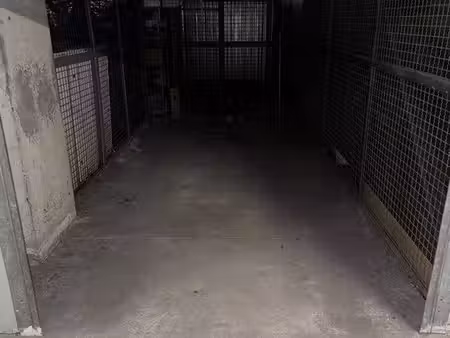 box / parking fermé