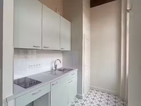 studio 1 pièce 28 m²