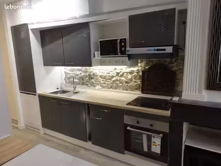 charmant studio meublé 27 m² - 1° étage - vieille ville