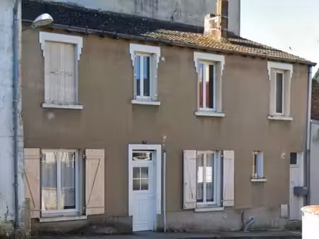à louer - maison 2 chambres - buzançais centre ville