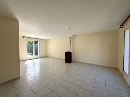 location maison 6 pièces 91 m² à donnemarie-dontilly (77520)  1 200 €