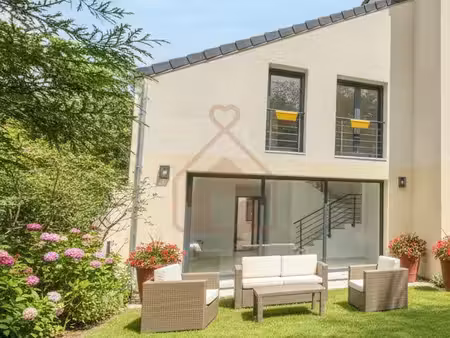 maison familiale de 121 m² au sol avec jardin  garage et sous-s