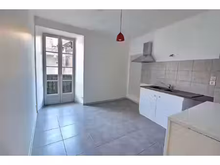 appartement 3 pièces à louer à bagnac sur célé - réf 1355