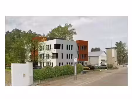 location locaux professionnels 3 pièces 243 m² à chassieu (69680)  2 135 €