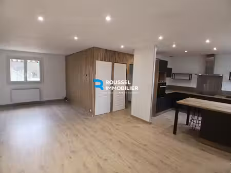 maison familiale sur beau terrain à moncé en belin 3 chambres