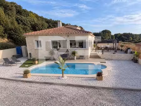 quissac maison de plain- pied 176 m² piscine et dépendances