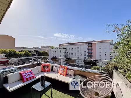 lyon 3e feuillat / grange-blanche 53 m² grande terrasse dernier étage climatisation