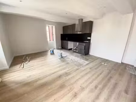 location appartement 2 pièces 49 m² à orange (84100)