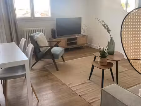 appartement - 3ème étage - 69 02 m2 - 4 pièces - meublé