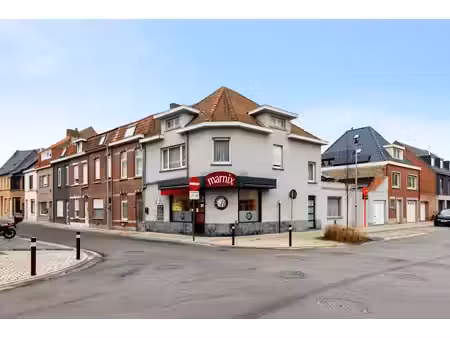 wij verkopen uw vastgoed  anders én beter!