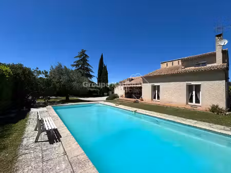 maison 5 chambres sur parcelle de 1364 m² avec piscine et grand garage - aubignan