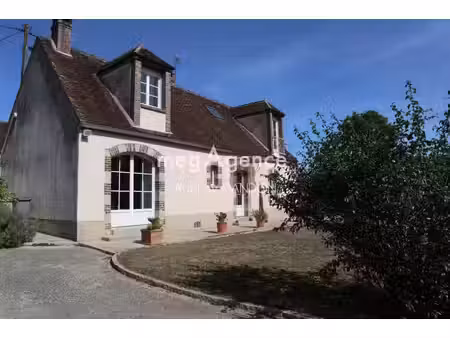 très belle maison ancienne à 12 minutes de sens