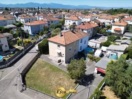 maison 5 pièces accolée d'un coté 3 chambres jardin so