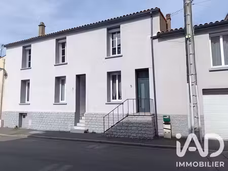 maison de ville à la châtaigneraie (85120)