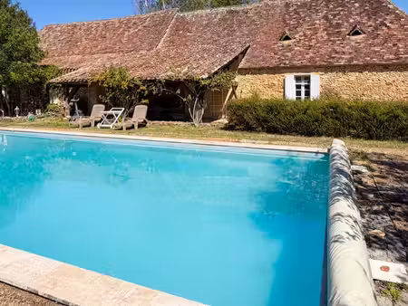 ensemble perigourdin maison  gite  piscine  terrain 3635 m²