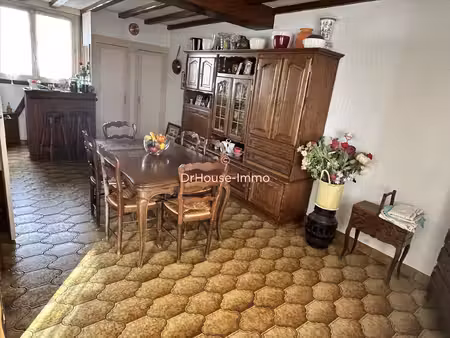 maison familiale au calme 3/4 chambres. jardin clos  garage