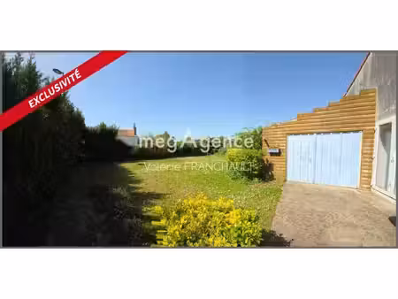 luçon proche des commodités  maison trois chambres  avec jardin et garage.