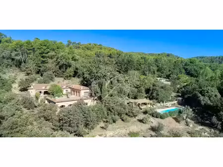 maison avec piscine et terrasse salernes (83)