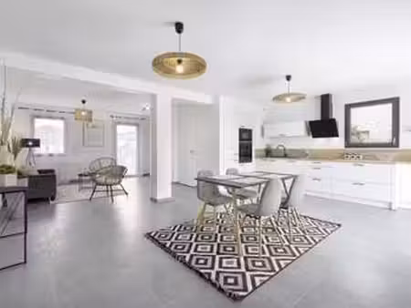 vente maison à sucé-sur-erdre (44240) : à vendre / 97m² sucé-sur-erdre