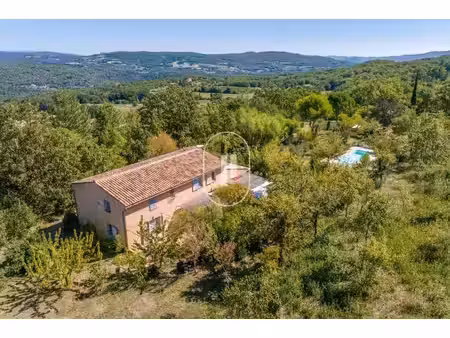 villa rénovée à vendre en campagne de saignon