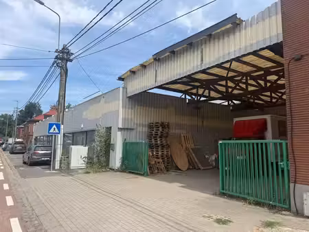 entrepôt exceptionnel 2000 m2 à tubize