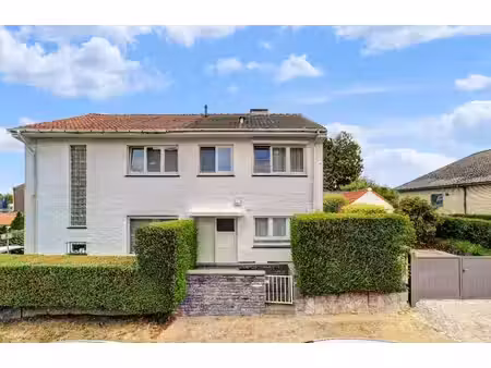 charmante maison avec jardin et garage à kraainem