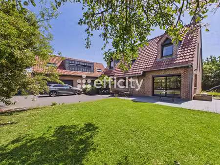 maison 8 pièces - 220 m²