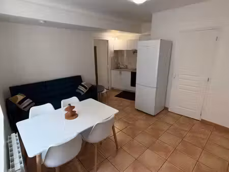 t2 meublé 32 m² – bergerac – quartier la madeleine
