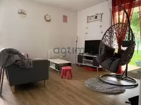 location appartement 3 pièces à la roche-sur-yon centre ville (85000) : à louer 3 pièces /