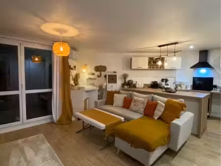 location t2 meublé + jardin muret