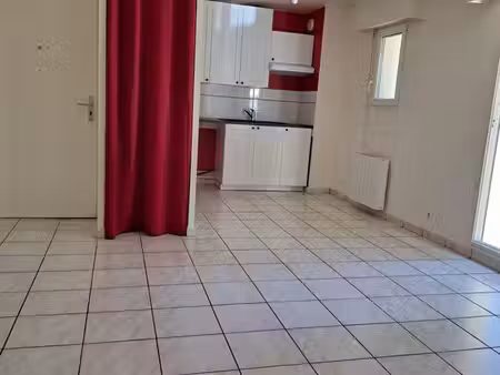 appartement t1bis en rdc  35m². 565