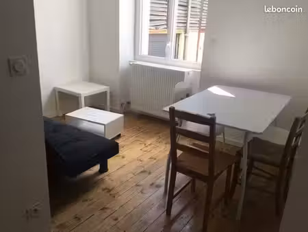 t2 meublé de 30 m2 étudiant à 200m iut