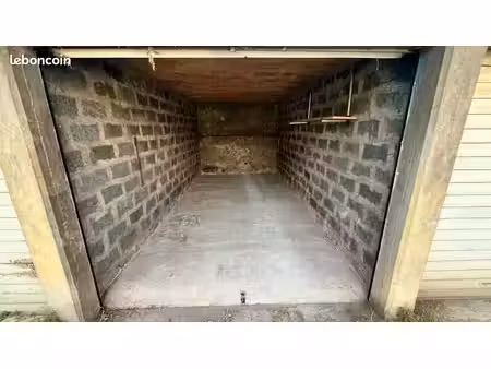 garage box dans zone sécurisée