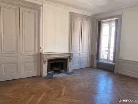 appartement à louer (t5) rue du plat à lyon 69002