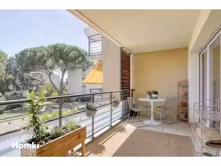 t3 traversant avec terrasse de 12 m² et 2 parkings privatifs – emplacement premium à blagn
