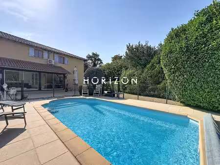 mogneneins : maison mitoyenne 128 m2  3 ch  877 m2 terrain