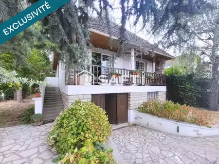 maison évolutive  au calme sur un beau terrain.