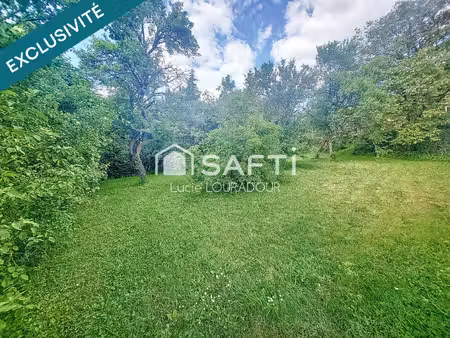 à vendre : terrain constructible de 460m² à maron